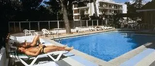 Reina Isabel Hotel